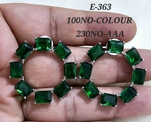 ต่างหูระย้ามรกตหรูหราสง่างามทำมือสีเขียวตัดเป็นรูปสี่เหลี่ยมจัตุรัสทองเหลืองวัสดุหลักแฟชั่นเก๋ไก๋ - Product Image 1