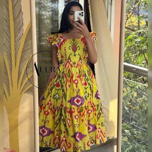 Robe maxi en coton idéale pour l'été avec imprimé Patola, élégante pour les soirées, protection solaire, évacuation de l'humidité - Product Image 3