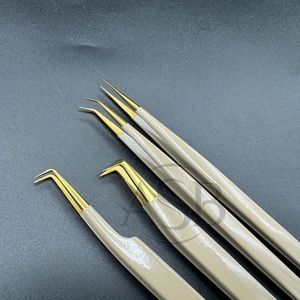 Pinzas para Extensión de Pestañas Hechas a Mano con Logotipo Personalizado, Color Marrón Nude, Acero Inoxidable Sostenible, Agarre Fuerte, Punta Puntiaguda, Probadas a Mano - Product Image 2