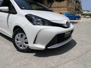 TOYOTA VITZ 2019 1300cc EXTRAS COMPLETAS USADO - Product Image 2