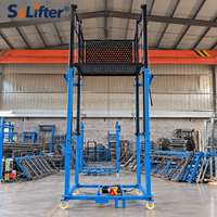 Plateforme élévatrice verticale portable de 10 m de hauteur pour l'installation d'équipements d'usine avec base à roues et stabilisateurs réglables
