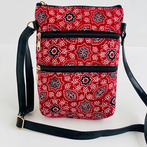 กระเป๋าผ้าสะพายข้างแบบลำลองทำจากผ้าพิมพ์ลายบล็อกมือสำหรับผู้หญิงและเด็กผู้หญิงทำจากอินเดีย - Product Image 1