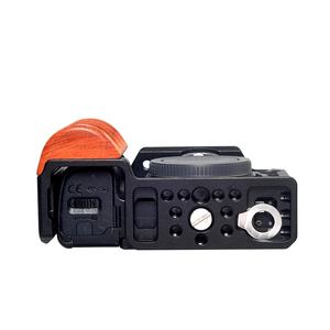 Jaula de conejo con mango de madera para cámaras sin espejo <span class=keywords><strong>Sony</strong></span> <span class=keywords><strong>A6400</strong></span>/A6300 jaula de disparo Vertical y Horizontal todo en uno para A6000 - Product Image 2