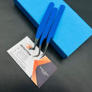 Pinzas de belleza con punta de Plasma negra, agarre fuerte de acero sostenible, pinzas de extensión de pestañas recubiertas de polvo azul, logotipo grabado personalizado - Product Image 2
