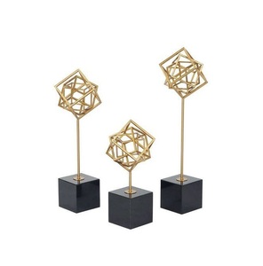 Leaf On Stand Showpiece สำหรับตกแต่งบ้านด้วยฐานหินอ่อนเครื่องประดับตกแต่งบ้านประติมากรรมใบขายส่งผู้ผลิต2023 - Product Image 5