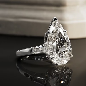 ÉNORME 10 carats poire coupe laboratoire cultivé diamant trois pierres bague trilogie conique baguette et poire coupe bague de fiançailles de luxe - Product Image 5