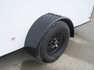 รถพ่วงแบบปิดขนาด 7x14 ฟุต สีขาว รุ่น V-Nose พร้อมชุด Blackout บรรทุกได้ 3,500 ปอนด์ สำหรับเก็บของและรถยนต์ - Product Image 2