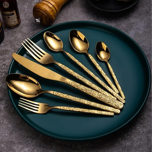 Ensemble de couverts minimaliste écologique en acier inoxydable nickelé à motif torsadé de 24 pièces, couverts de designer pour événements de mariage - Product Image 2