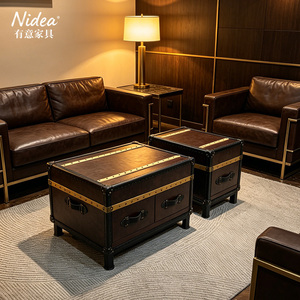 Juego de Mesa de Centro y Mesa Auxiliar de Cuero Marrón Vintage Hecho a Mano con Tiras de Latón y Cajones de Almacenamiento para Sala de Estar - Product Image 2