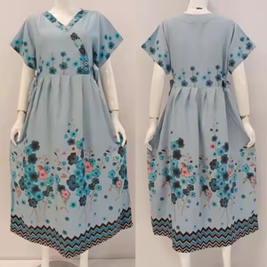 Chrysanta Belle Floral Chibi V-Neck Casual Dress Robe ludique quotidienne confortable - Product Image 4