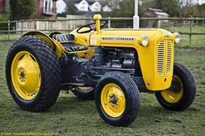 Mini tractor agrícola portátil Popular más vendido 40hp Tractor agrícola 4x4 Mini tractor a la venta - Product Image 4