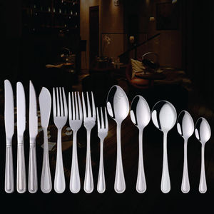 Ensemble de couverts en acier inoxydable de qualité supérieure, 13 pièces, avec un design classique et élégant - Product Image 1
