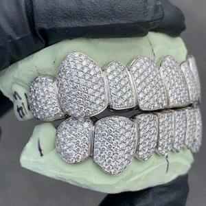 Grilles dentaires de luxe en argent, style hip-hop, entièrement serties de diamants simulés VVS1, pour hommes et femmes, personnalisables, pour les dents supérieures et inférieures - Product Image 2