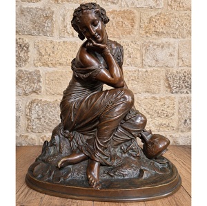 Sculpture classique en bronze représentant une femme pour la décoration de bureaux et d'hôtels - Product Image 4