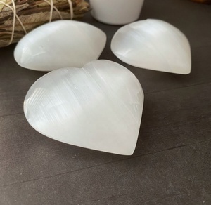 ขายส่งคริสตัล Selenite พองหัวใจพลอยหัวใจที่มีคุณภาพสูงพองหัวใจสำหรับคริสตัลของขวัญรักสำหรับขาย - Product Image 2