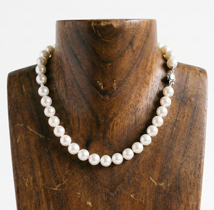 Collar de Perlas de Agua Dulce Cultivadas de Grado AAA Hechas a Mano de Alta Calidad, Colores Blanco y Dorado, Diferentes Tamaños y Formas de Cuentas - Product Image 4