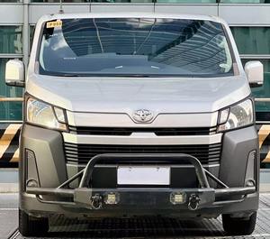 Toyota Hiace Commuter Deluxe 2021 Usada, Motor de Gasolina Turbo de 2.8L I4, Tracción en las Cuatro Ruedas - Product Image 1