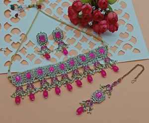 Conjunto de joyas chapadas en oro Kundan tradicional indio de diseño de forma cuadrada y collar de cobre con conjunto de pendientes Mangtika para mujer y conjunto - Product Image 5