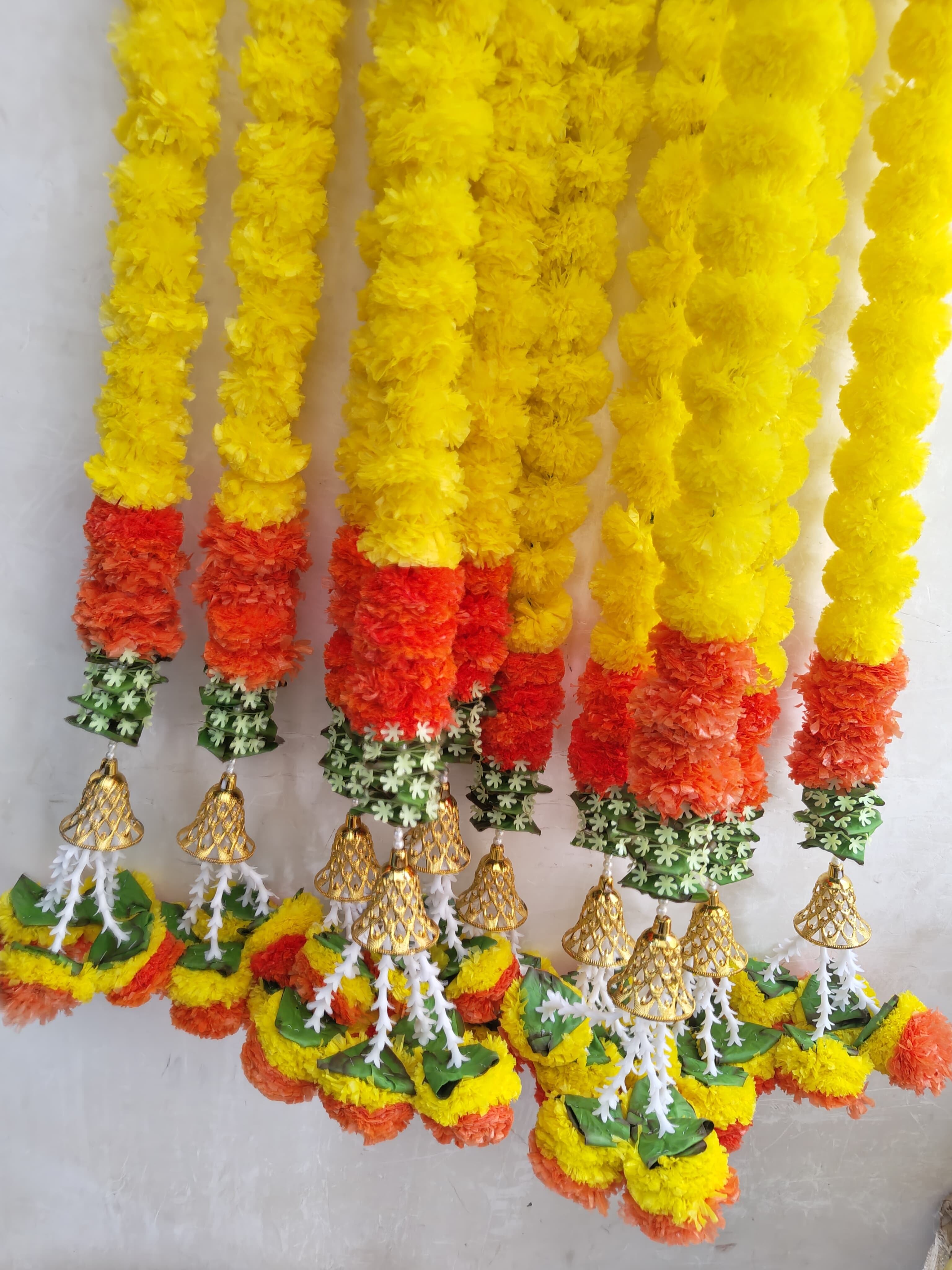 สีเหลือง