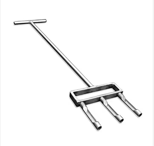 Aérateur de pelouse à noyau manuel robuste de qualité supérieure avec services de fabrication de dents creuses en acier doux pour un entretien efficace de la pelouse - Product Image 3