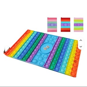 Xbeing Grand Jouet Sensoriel Pop Bubble Arc-en-ciel en Silicone, Jeu d'Échecs à Pousser pour Filles et Garçons de 14 Ans et Plus - Product Image 2