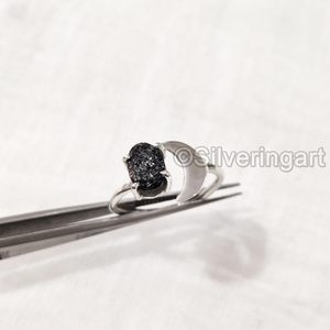 Anillo de mujer Natural crudo negro turmalina piedra preciosa octubre piedra de nacimiento luna creciente joyería hecha a mano anillo de plata esterlina 925 - Product Image 1