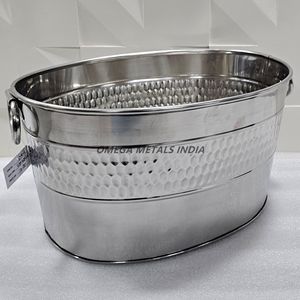 Cubo de hielo de acero inoxidable pulido con diseño martillado, bañera grande para bebidas y enfriador de vino con asas para eventos de lujo - Product Image 1