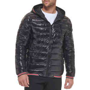 แจ็คเก็ตพัฟเฟอร์ดีไซน์ใหม่คุณภาพสูง เงางามพิเศษ สำหรับผู้ชาย สไตล์สตรีทแวร์ เสื้อผ้าผู้ชายสำหรับใส่เที่ยวกลางแจ้ง เสื้อผ้าฤดูหนาว - Product Image 1