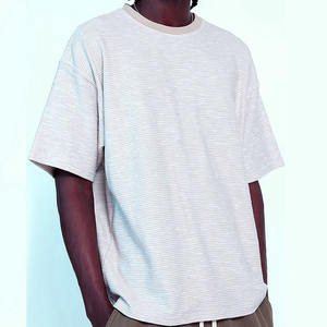 Camiseta de algodón de 300 gramos de peso pesado de alta calidad para hombres Patrón sólido Diseño popular de gran tamaño con impresión de logotipo personalizado - Product Image 4