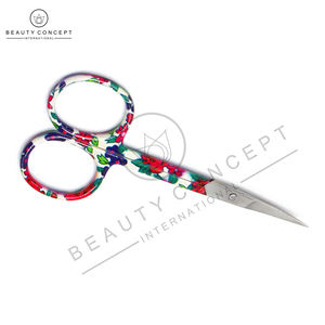 Tijeras para Cutículas de Acero Inoxidable Hechas a Mano con Diseño Personalizado Impreso Multicolor, Hoja Recta, Beauty Concept International - Product Image 6