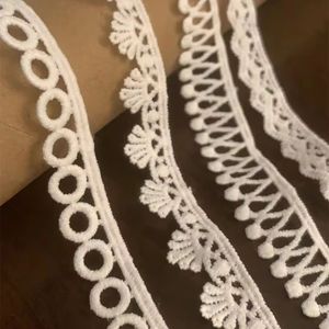 Tissu de dentelle suisse GPO en nylon de haute qualité exquis avec garniture de corail luxueuse en maille de polyester et breloque de broderie de mariée - Product Image 1