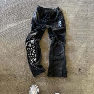 Vente chaude Impression en silicone personnalisée et impression DTG Survêtement de style de rue pour hommes en polaire personnalisée et lourde - Product Image 2