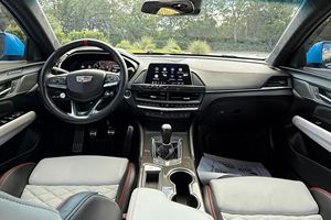 แคดิลแลค CT4-V แบล็ควิง ปี 2022 สภาพดี - Product Image 3