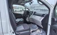 VENTES CHAUDES DE VOITURES TOYOTA HIACE À TOIT HAUT D'OCCASION 2.8L DIESEL