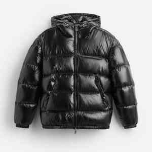 Chaqueta Casual de Invierno para Hombre, con Capucha y Logotipo Frontal, Cuello Alto, Color Sólido, 100% Poliéster, Impermeable, Cortavientos y Transpirable - Product Image 3