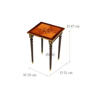 Ensemble de tables gigognes classiques avec marqueterie en bois artisanale et détails en laiton doré pour une décoration intérieure élégante - Product Image 5