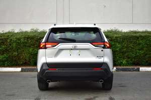 TOYOTA RAV4 XLE 2.0L essence AWD AT 2023 - Product Image 2