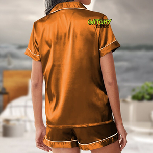 Ensembles de pyjama en satin de soie pour femmes avec logo personnalisé Tenue de nuit boutonnée à manches courtes et souple Tenue de détente décontractée pour femmes - Product Image 6