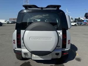 Land Rover Defender 110 P400 S MHEV 2020, conduite à droite, 3,0 L essence, transmission automatique à 8 vitesses, 400 ch, SUV/crossover 7 places - Product Image 4