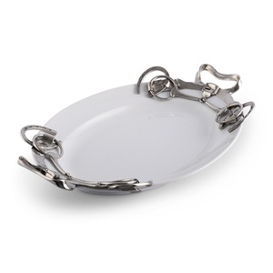 Bandeja de Metal para servir el desayuno de uso multiusos, bandeja para servir con acabado dorado, bandeja decorativa hecha a mano de calidad sostenible - Product Image 5