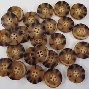 Bouton en résine de corne de buffle, best-seller, Noshahi, égayant, fait main à l'étranger, durable, rond, imitation antique, objet de collection - Product Image 1