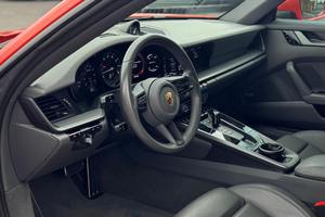 Porsche 911 Carrera S Coupé d'occasion propre, année 2020 - Product Image 3