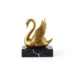 Dieren Structuur Gegoten Aluminium Zwaan Op Zwarte Basis Sculptuur Voor Luxe Tafeldecoratie Geschenkartikelen Metalen Sculptuur