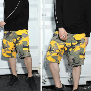 Men's sweat shorts with a personalised logo made of 100% cotton terry cloth that are solid in <b>colour</b> and suitable for casual - Product Image 4