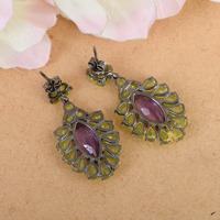 Prix de gros Améthyste violette naturelle et péridot vert Boucles d'oreilles en argent sterling 925 plaqué or avec pierres précieuses