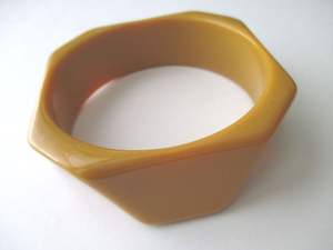 Brazaletes de resina inspirados en el diseñador para pedidos a granel - Product Image 5