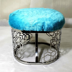 Tabourets de découpe laser ovales dorés avec tissu en fourrure confortables pour les sièges utilisés dans les bureaux à domicile et les restaurants disponibles dans une nouvelle taille - Product Image 3