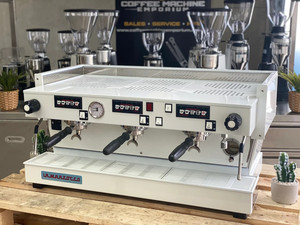 Máquina de Espresso La Marzoocco Linea Classic AV de 2 Grupos, Lista para Enviar, Mejores Ventas - Product Image 1
