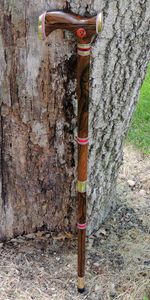 Bastón de madera ajustable con múltiples nudos Bastón fuerte para ancianos para senderismo Estándar internacional - Product Image 5