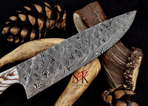 Cuchillo de chef de cocina profesional hecho a mano de acero de Damasco con mango de resina de alta calidad incluye cubierta. - Product Image 4